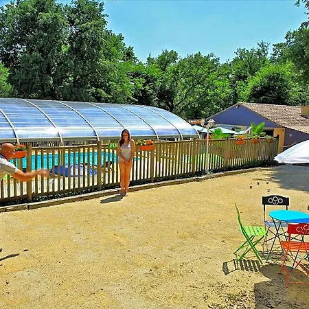 Les Du Perigord Üdülőpark